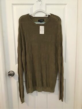 Treasure & Bond Olive Green Men's Crewneck Sweater